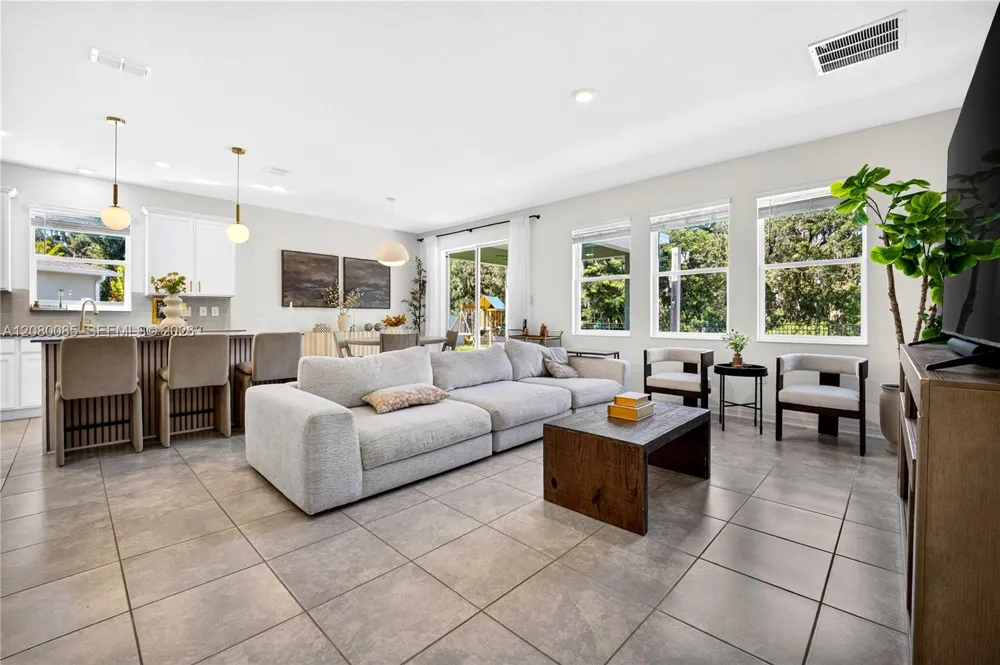 1924 TURTLE DOVE LN Kissimmee, FL 34746