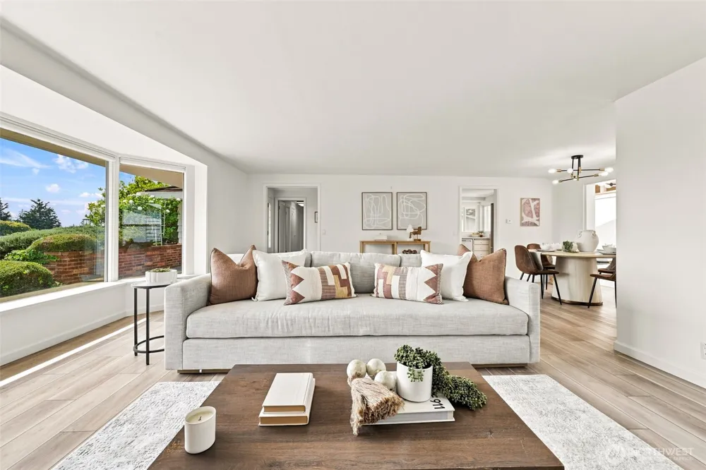 9810 Vineyard Crest Bellevue, WA 98004