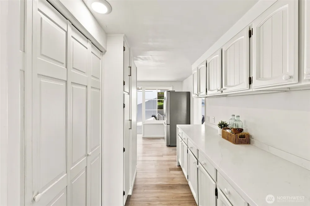 9810 Vineyard Crest Bellevue, WA 98004