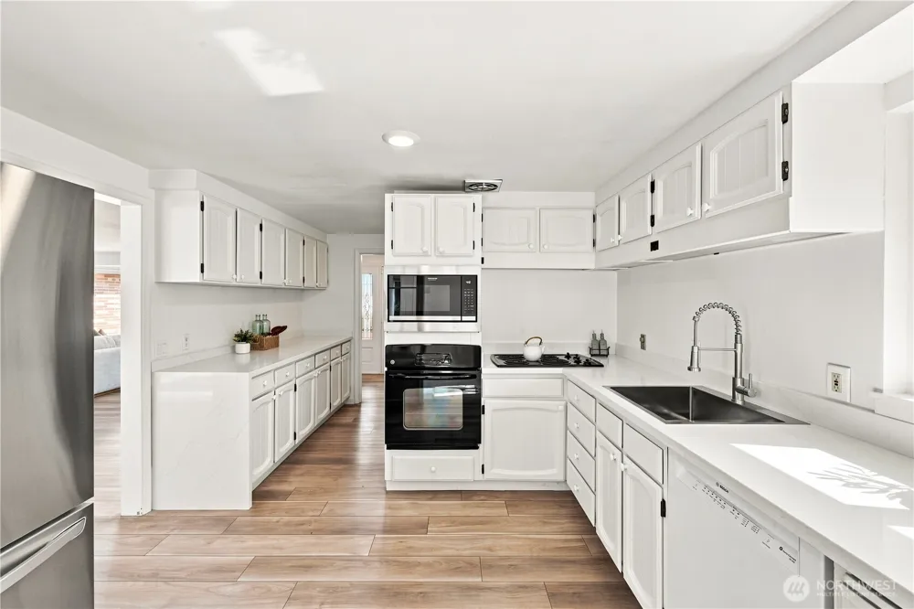 9810 Vineyard Crest Bellevue, WA 98004