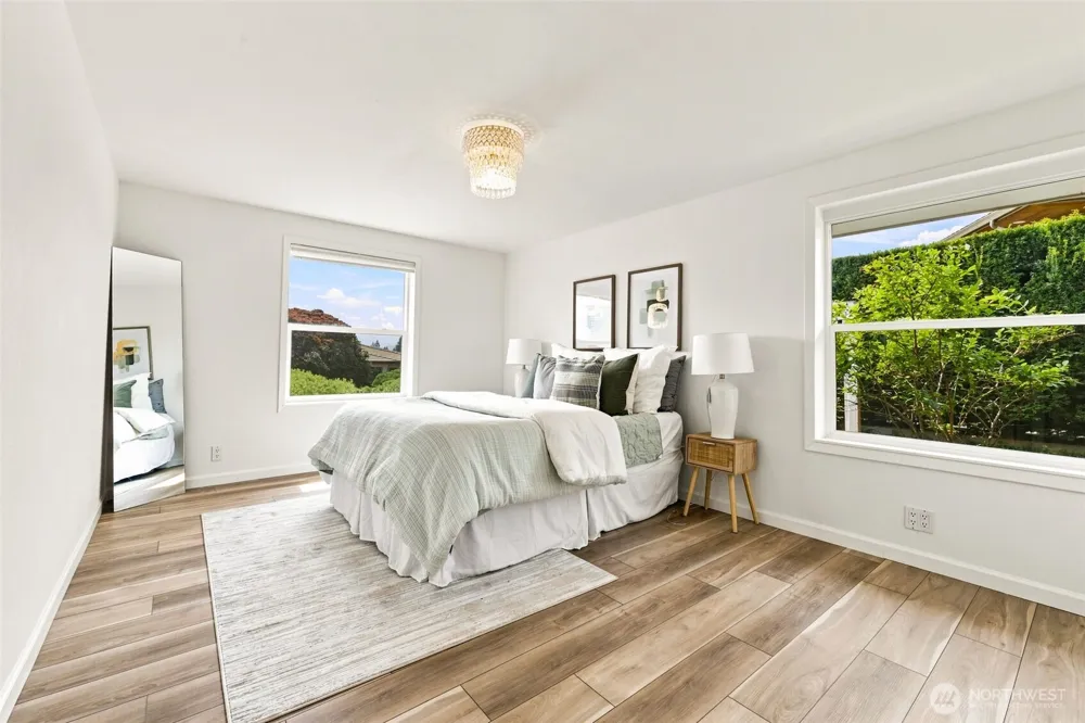 9810 Vineyard Crest Bellevue, WA 98004