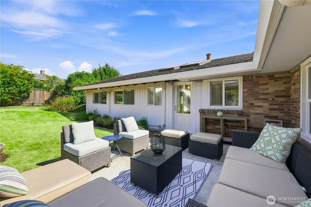 9810 Vineyard Crest Bellevue, WA 98004