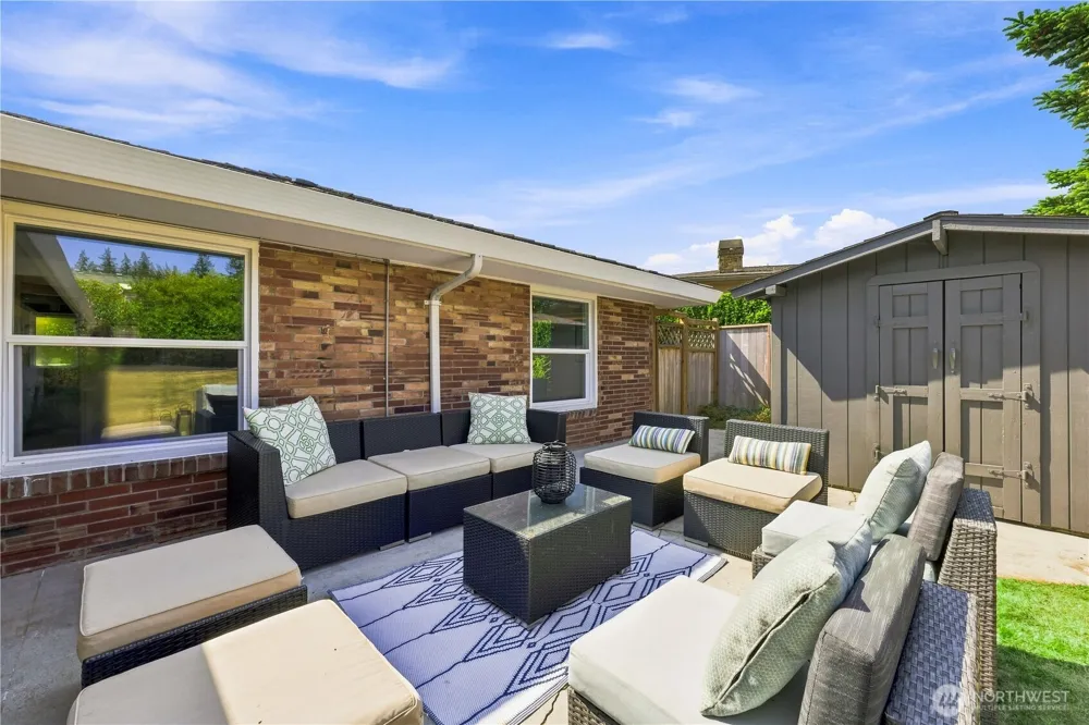 9810 Vineyard Crest Bellevue, WA 98004