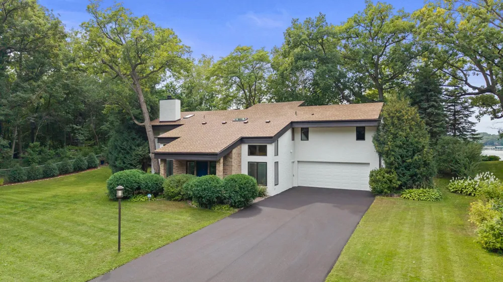 5605 Evergreen Lane Plymouth, MN 55442