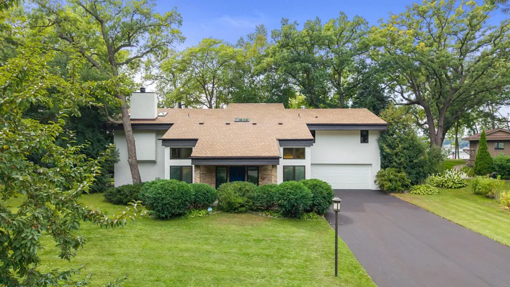 5605 Evergreen Lane Plymouth, MN 55442
