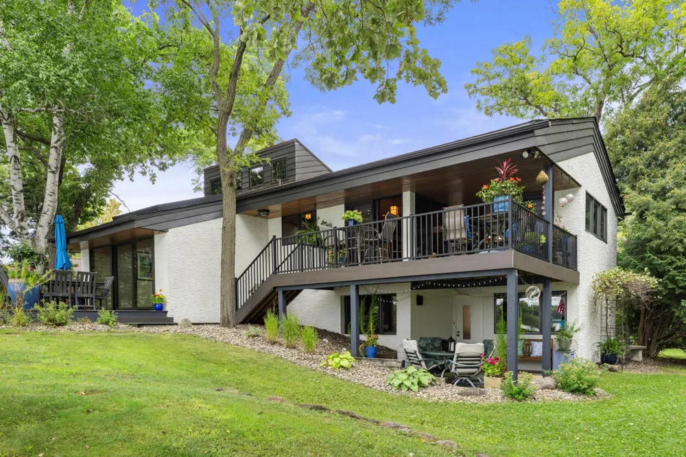 5605 Evergreen Lane Plymouth, MN 55442
