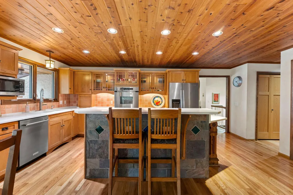 5605 Evergreen Lane Plymouth, MN 55442