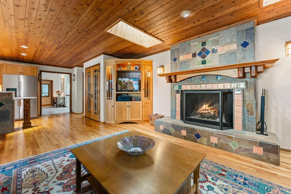 5605 Evergreen Lane Plymouth, MN 55442