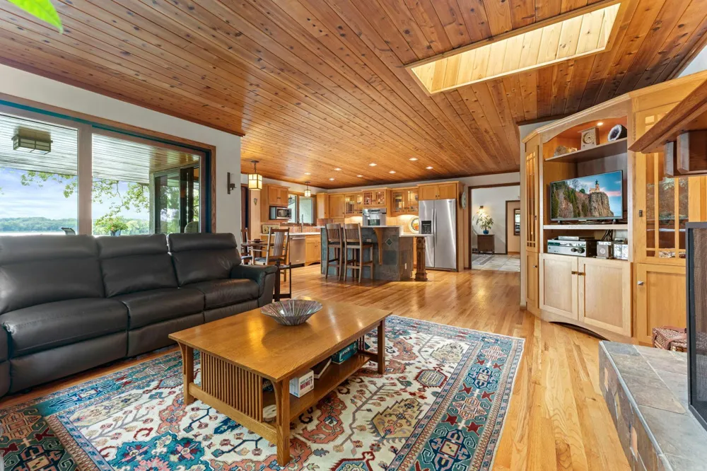 5605 Evergreen Lane Plymouth, MN 55442