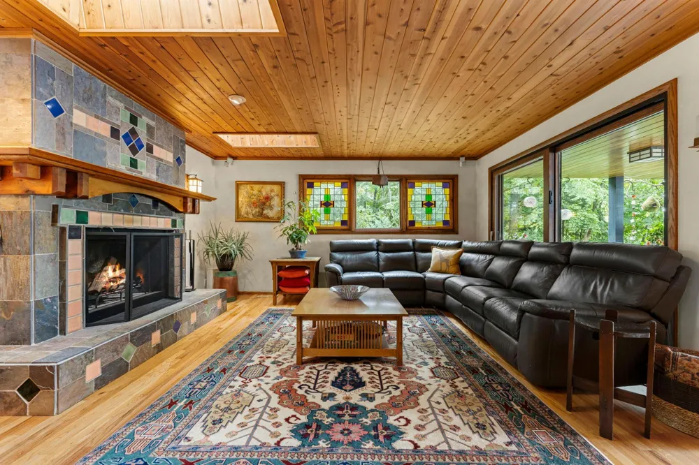 5605 Evergreen Lane Plymouth, MN 55442