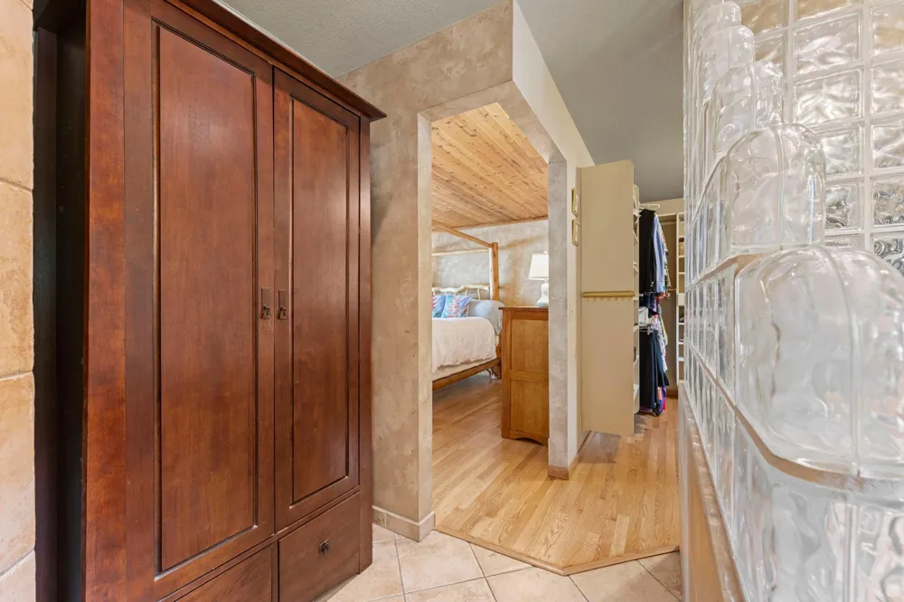 5605 Evergreen Lane Plymouth, MN 55442