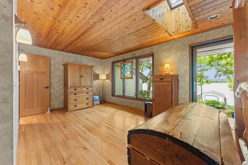 5605 Evergreen Lane Plymouth, MN 55442
