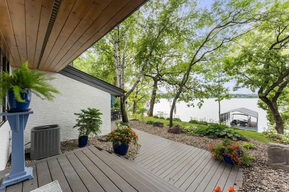 5605 Evergreen Lane Plymouth, MN 55442