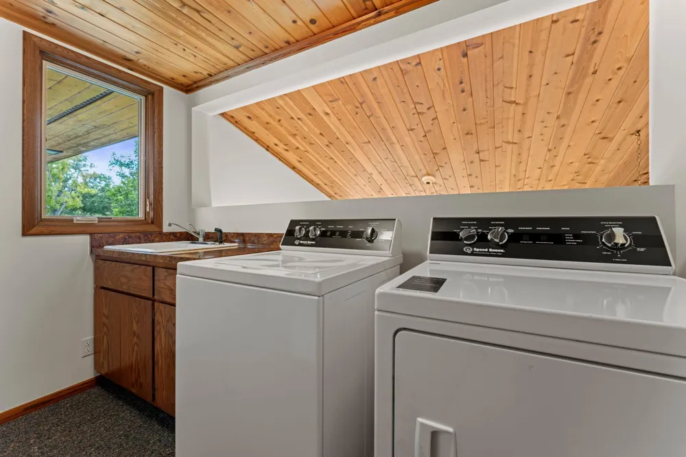 5605 Evergreen Lane Plymouth, MN 55442