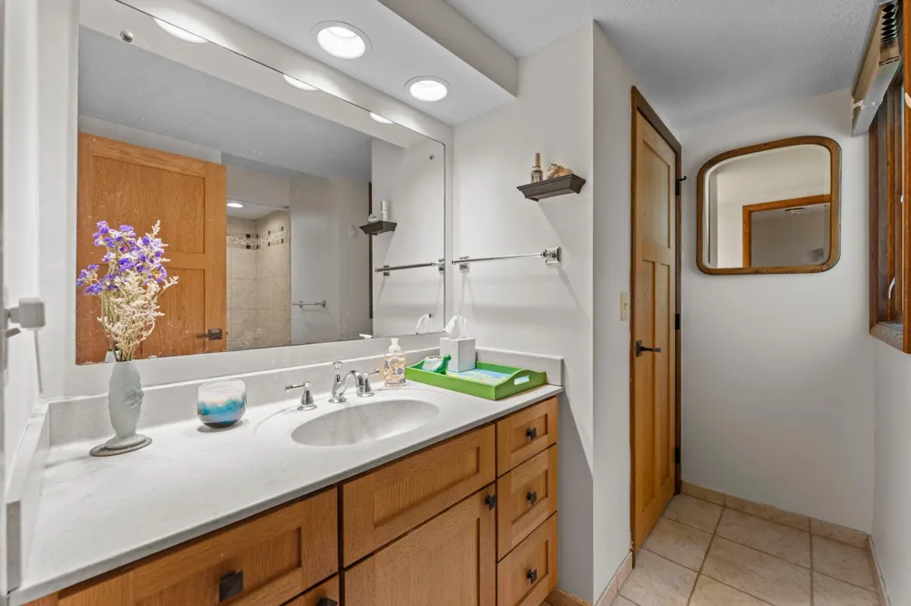 5605 Evergreen Lane Plymouth, MN 55442