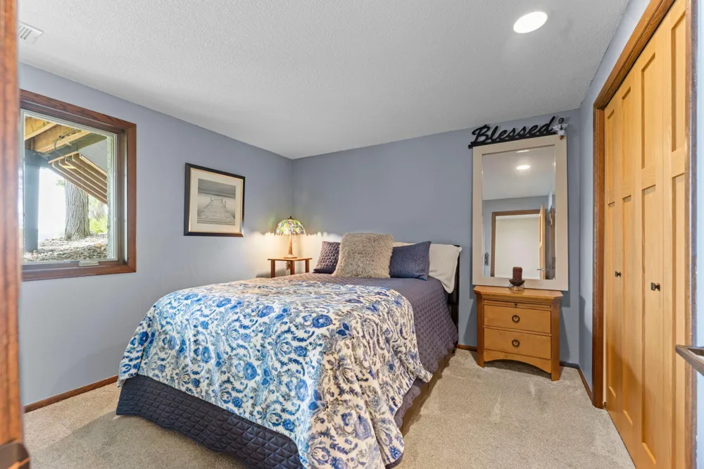 5605 Evergreen Lane Plymouth, MN 55442