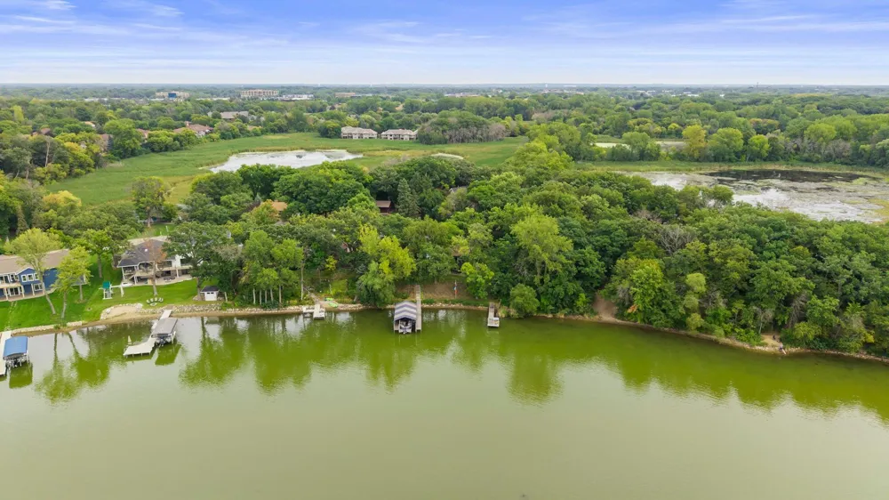 5605 Evergreen Lane Plymouth, MN 55442