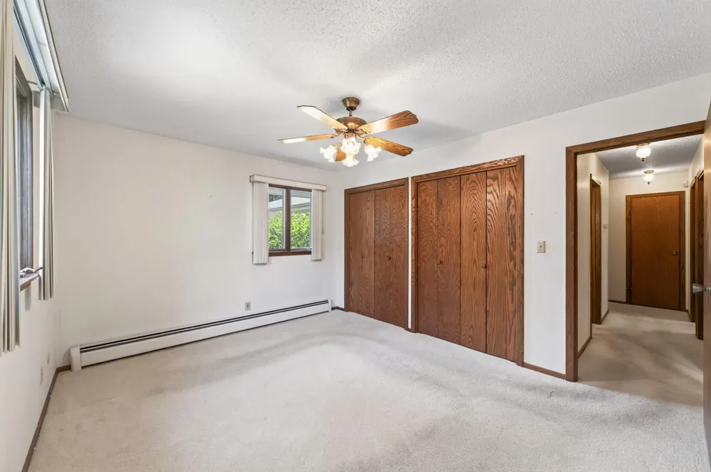 38954 10th Avenue North Branch, MN 55056