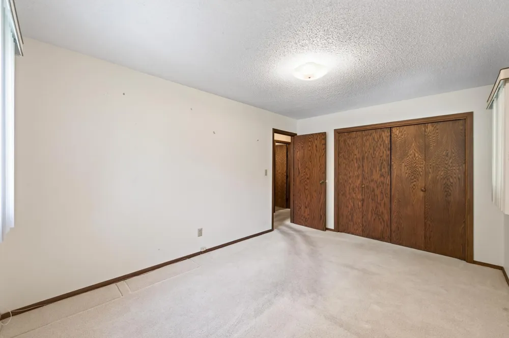 38954 10th Avenue North Branch, MN 55056