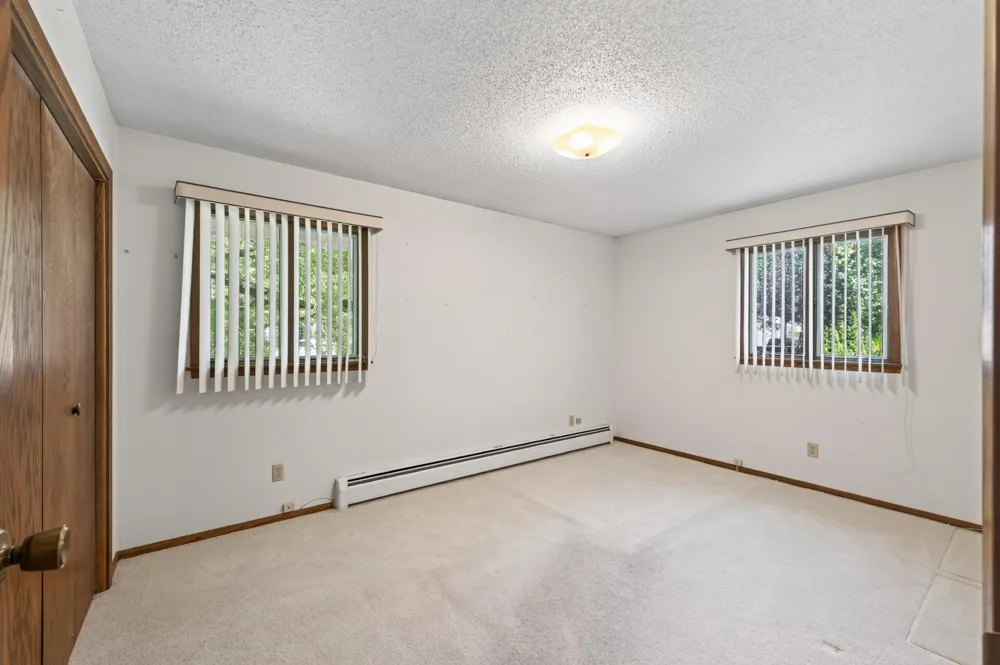 38954 10th Avenue North Branch, MN 55056