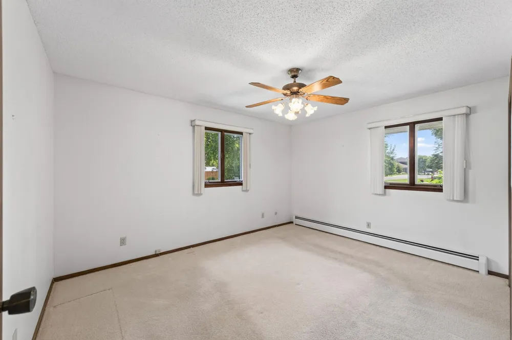 38954 10th Avenue North Branch, MN 55056