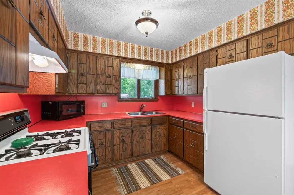 38954 10th Avenue North Branch, MN 55056