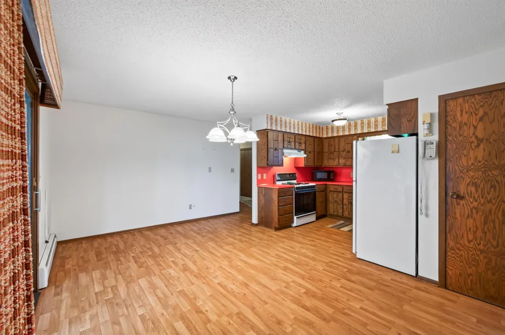 38954 10th Avenue North Branch, MN 55056