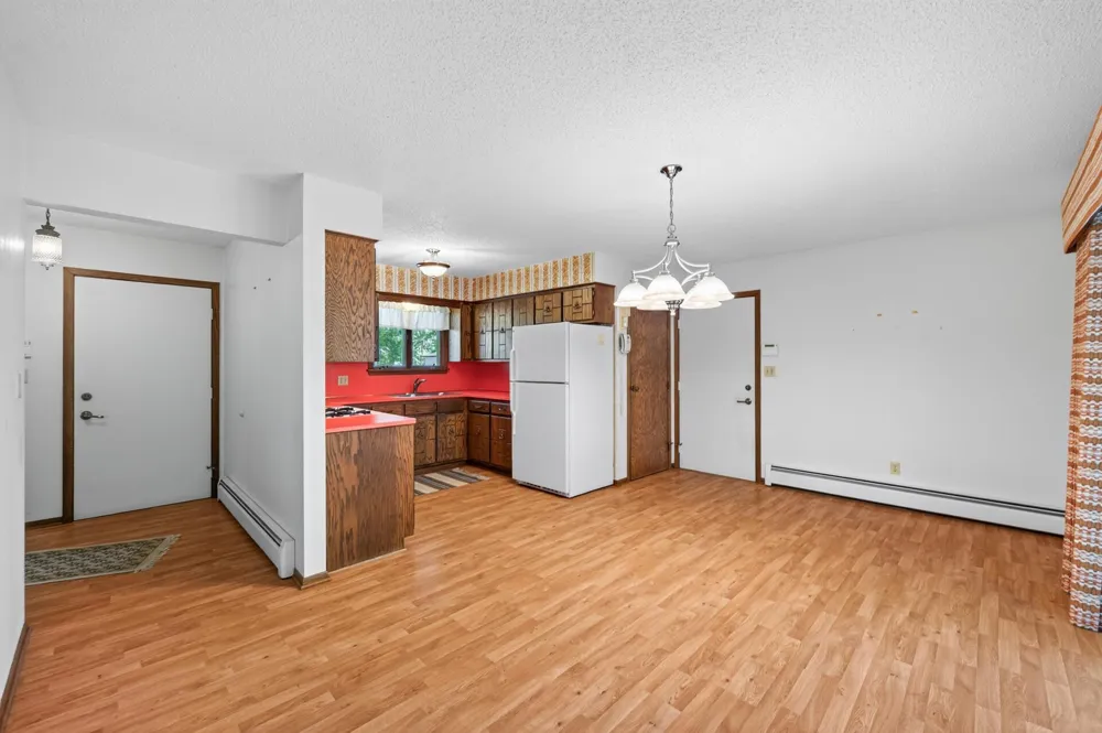 38954 10th Avenue North Branch, MN 55056