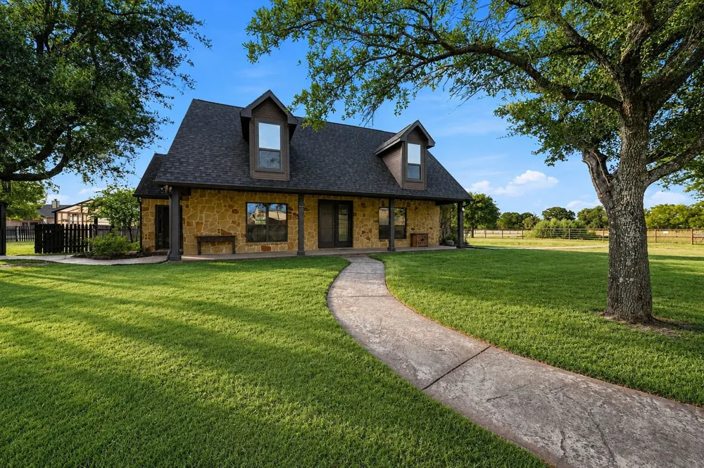 8129 County Road 2419 Royse City, TX 75189