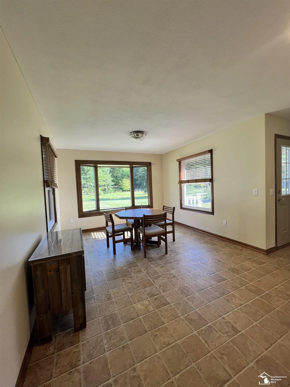 38850 Barth Street Romulus City, MI 48174