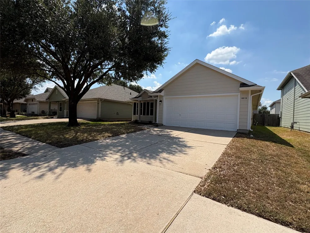 19819 River Breeze Drive Tomball, TX 77375
