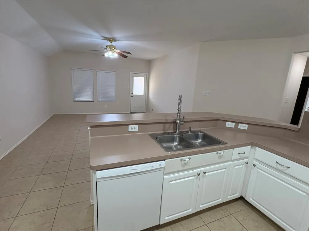 19819 River Breeze Drive Tomball, TX 77375