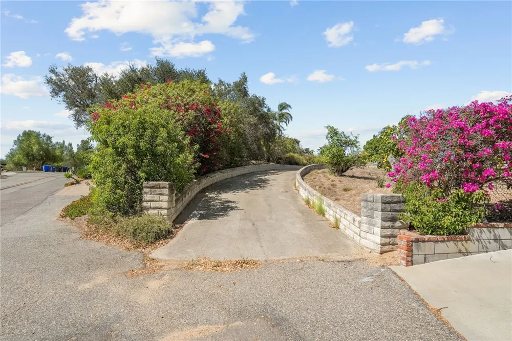 1645 Santa Margarita Fallbrook, CA 92028