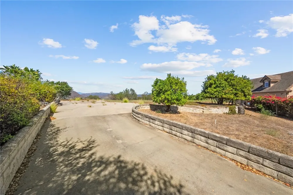 1645 Santa Margarita Fallbrook, CA 92028