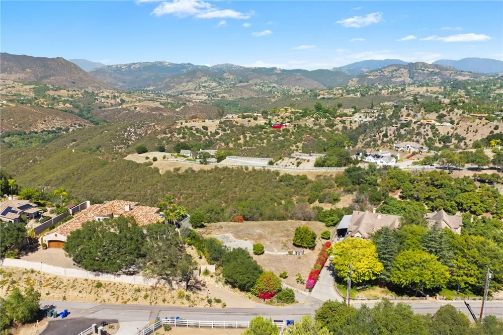 1645 Santa Margarita Fallbrook, CA 92028