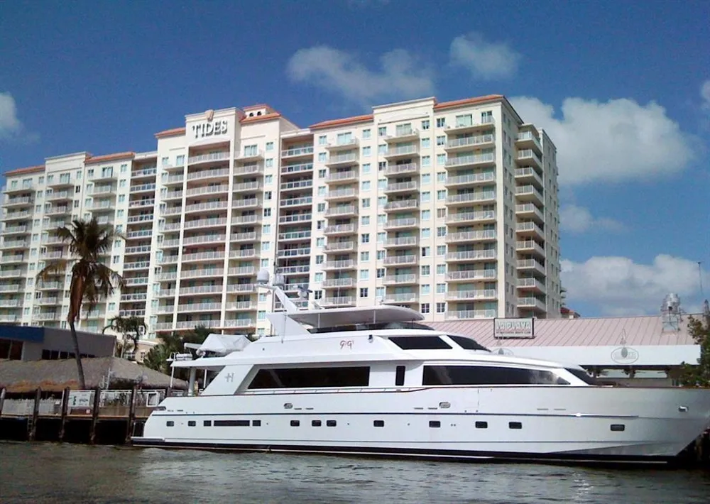 3020 NE 32nd Avenue #910 Fort Lauderdale, FL 33308