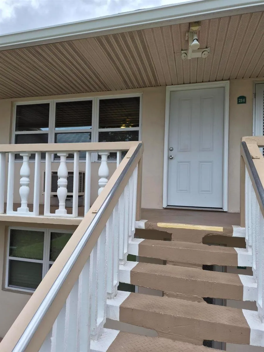 214 Cambridge #I West Palm Beach, FL 33417
