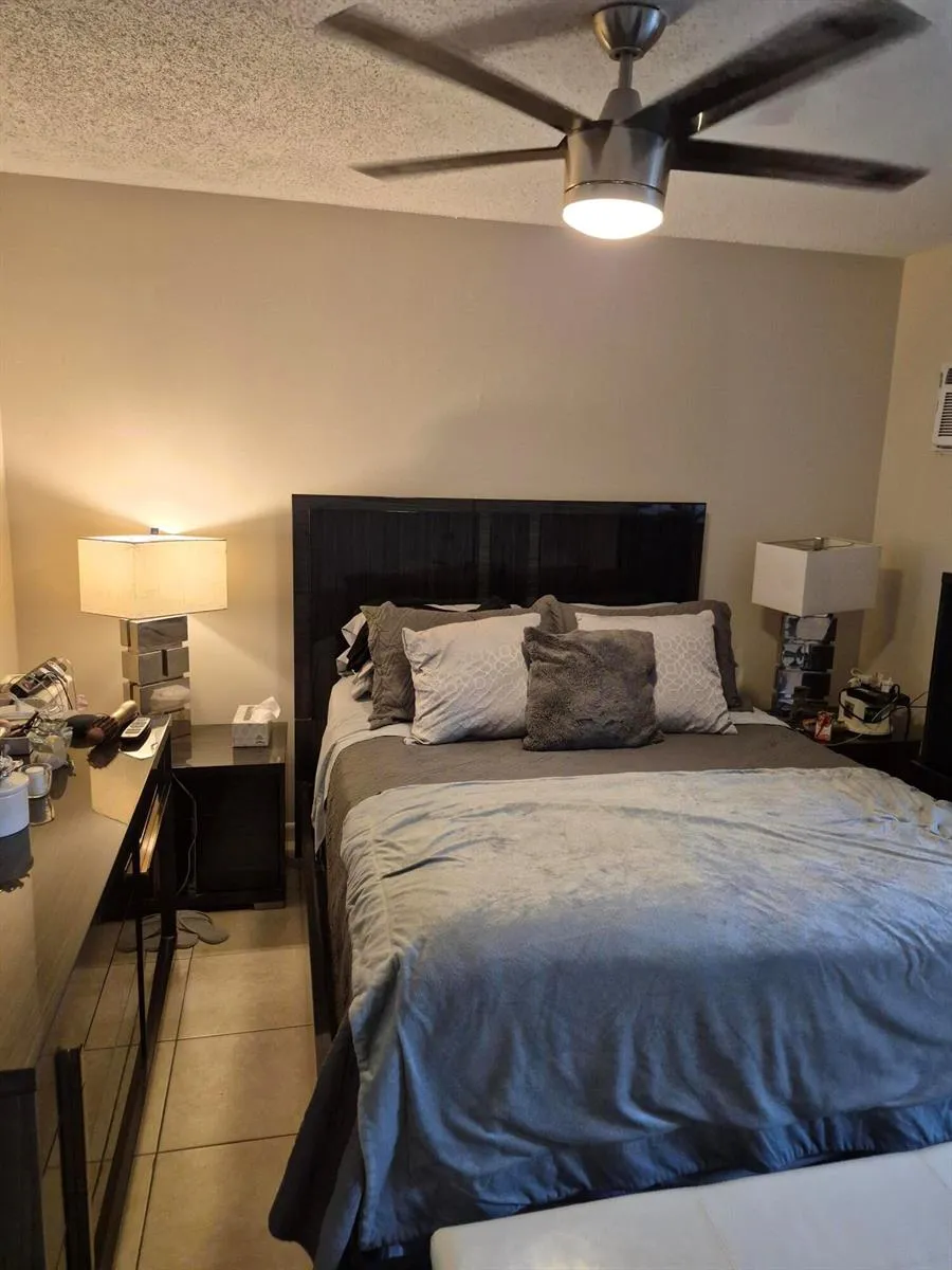 214 Cambridge #I West Palm Beach, FL 33417