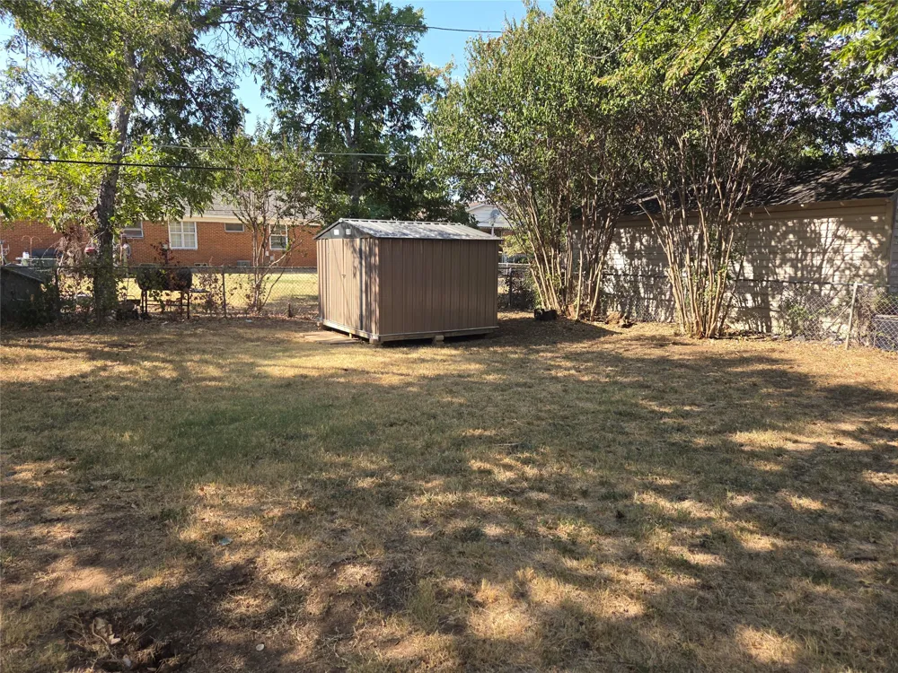 1017 E Spurgeon Street Fort Worth, TX 76115