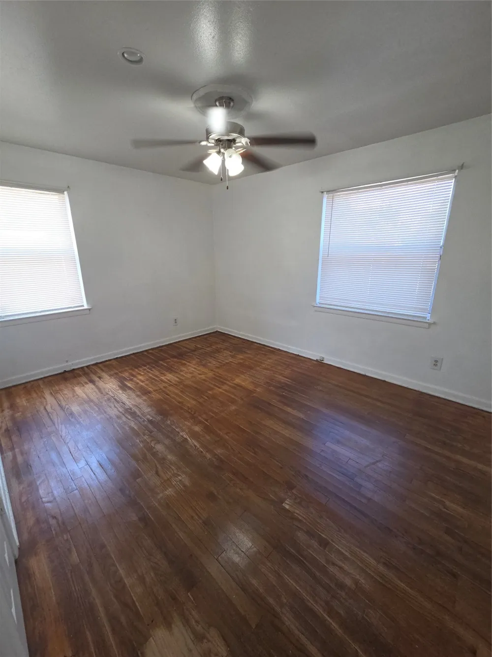 1017 E Spurgeon Street Fort Worth, TX 76115