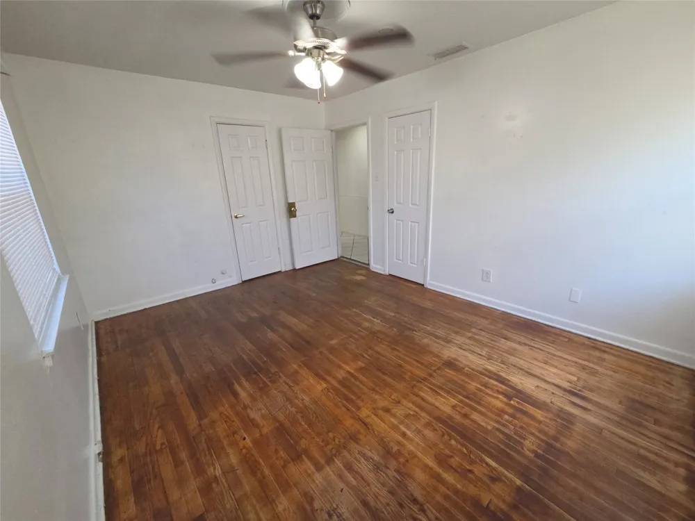 1017 E Spurgeon Street Fort Worth, TX 76115