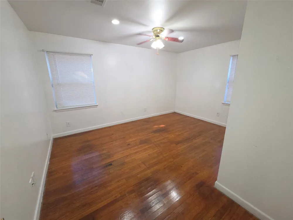 1017 E Spurgeon Street Fort Worth, TX 76115