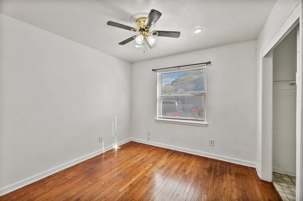 1017 E Spurgeon Street Fort Worth, TX 76115