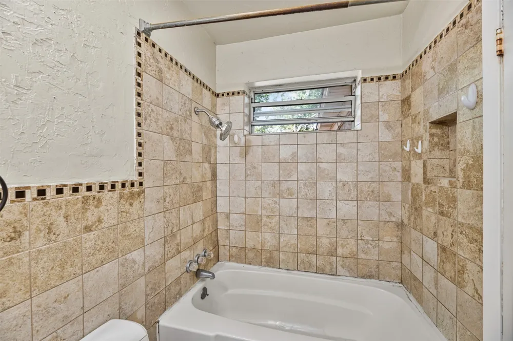 1017 E Spurgeon Street Fort Worth, TX 76115