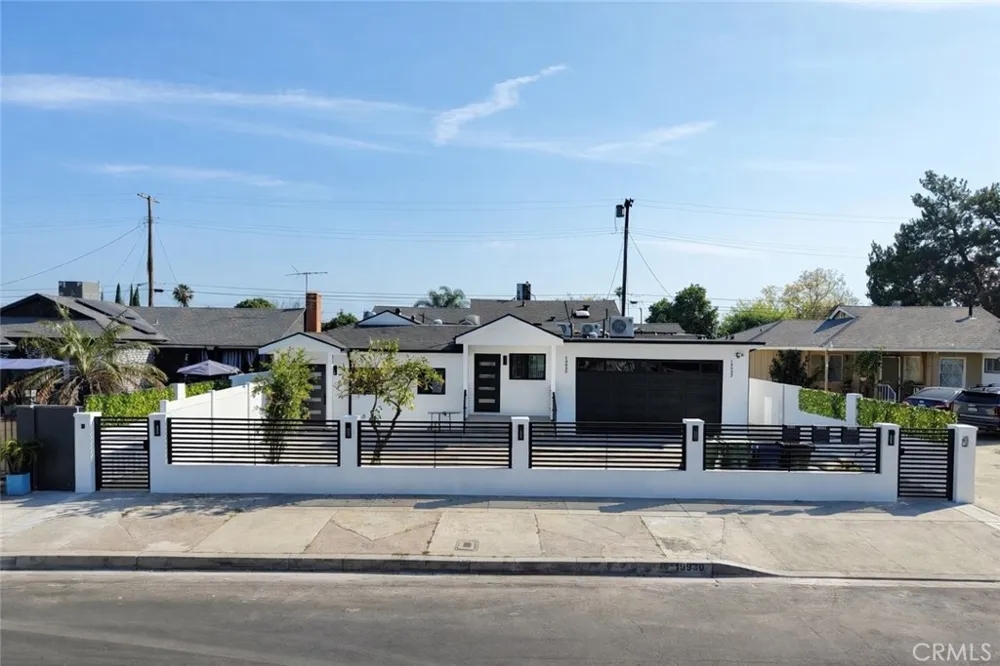 19930 Hatton Street Winnetka, CA 91306