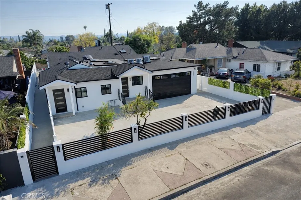 19930 Hatton Street Winnetka, CA 91306