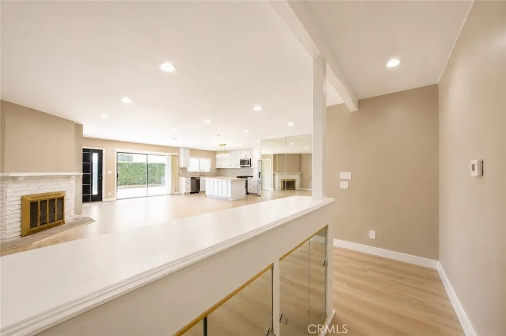 19930 Hatton Street Winnetka, CA 91306