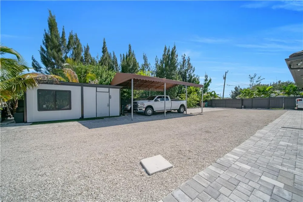 643 SW 18th Court Cape Coral, FL 33991
