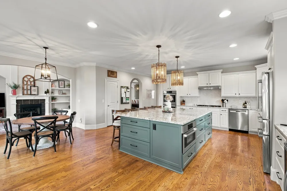 2003 White Rock Cir Spring Hill, TN 37174