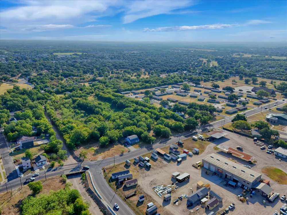 2602 S 12TH Waco, TX 76706